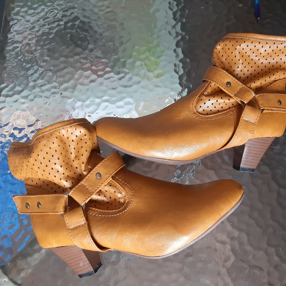 HOST PICK! NEW Boots ankle booties - heeled camel - Picture 5 of 16